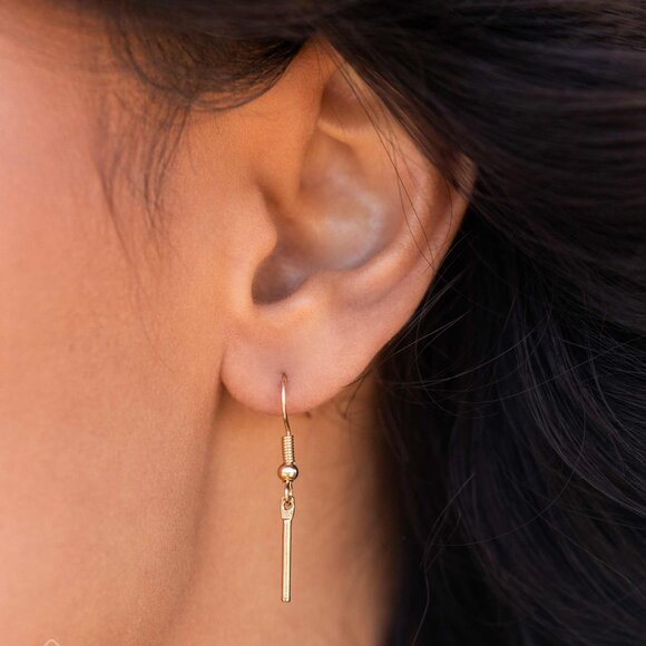 Linear Leap - Gold Necklace - Picture 2 of 4